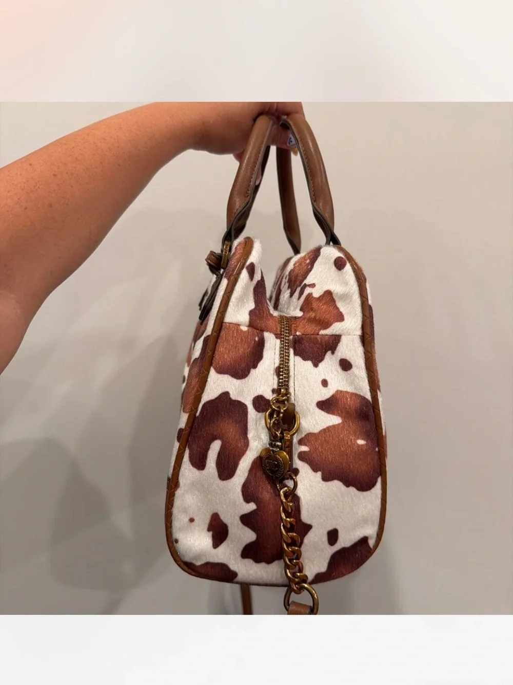 🎀Juicy Couture~Brown & White Cowprint Satchel with Pink Bow Charm